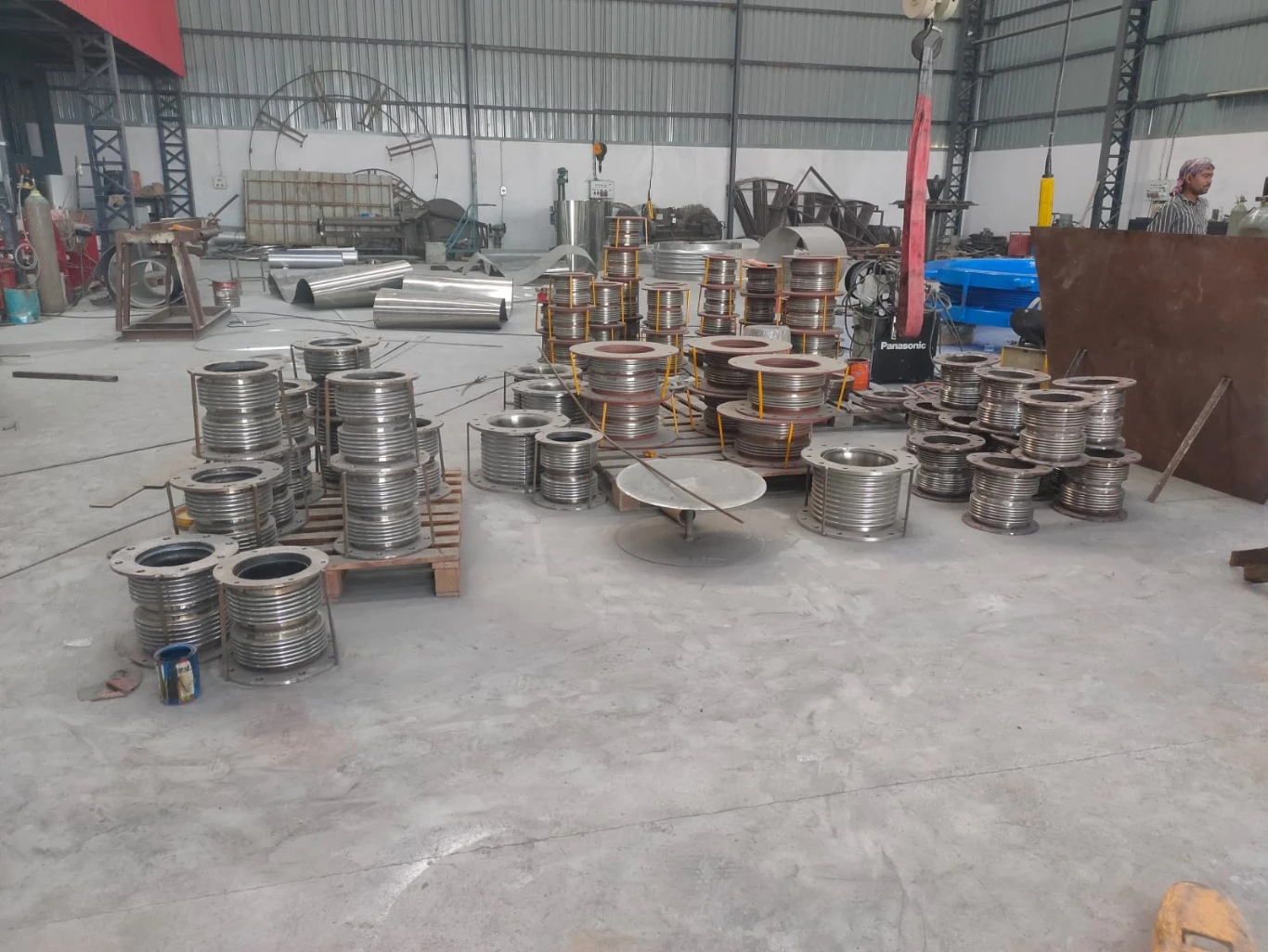 Keshav Enterprises workshop floor — precision lathes and machining area